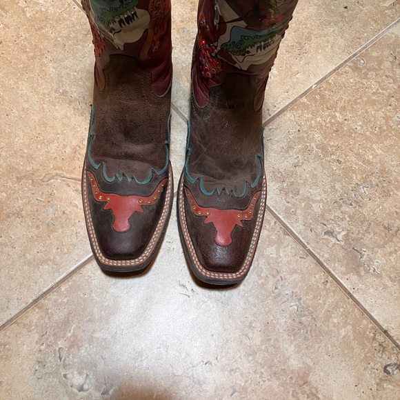 Limited edition Bronco Billy women Ariat Boot. - Picture 4 of 4